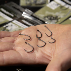 Radical Z-Carp Wide Gape Strong Titan X Hooks | Size 2 -Klein Materiaal Winkel zcarpti3